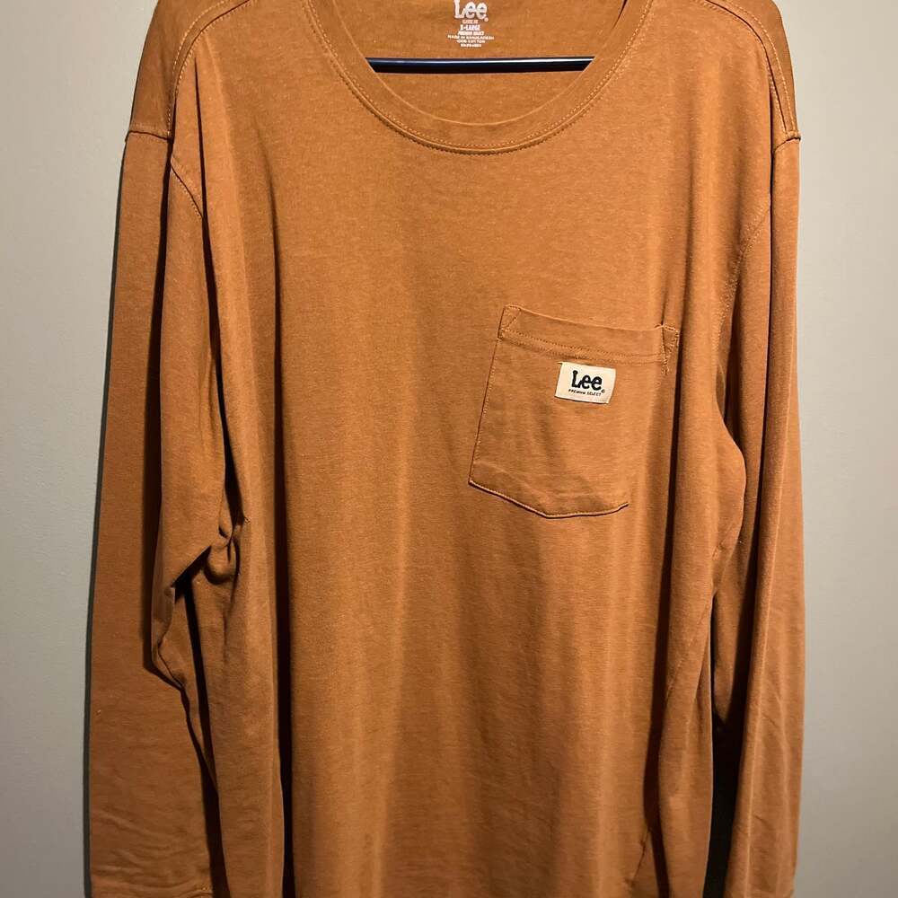 Lee Premium Select Men's Long Sleeve Pocket T-Shirt in Tobacco